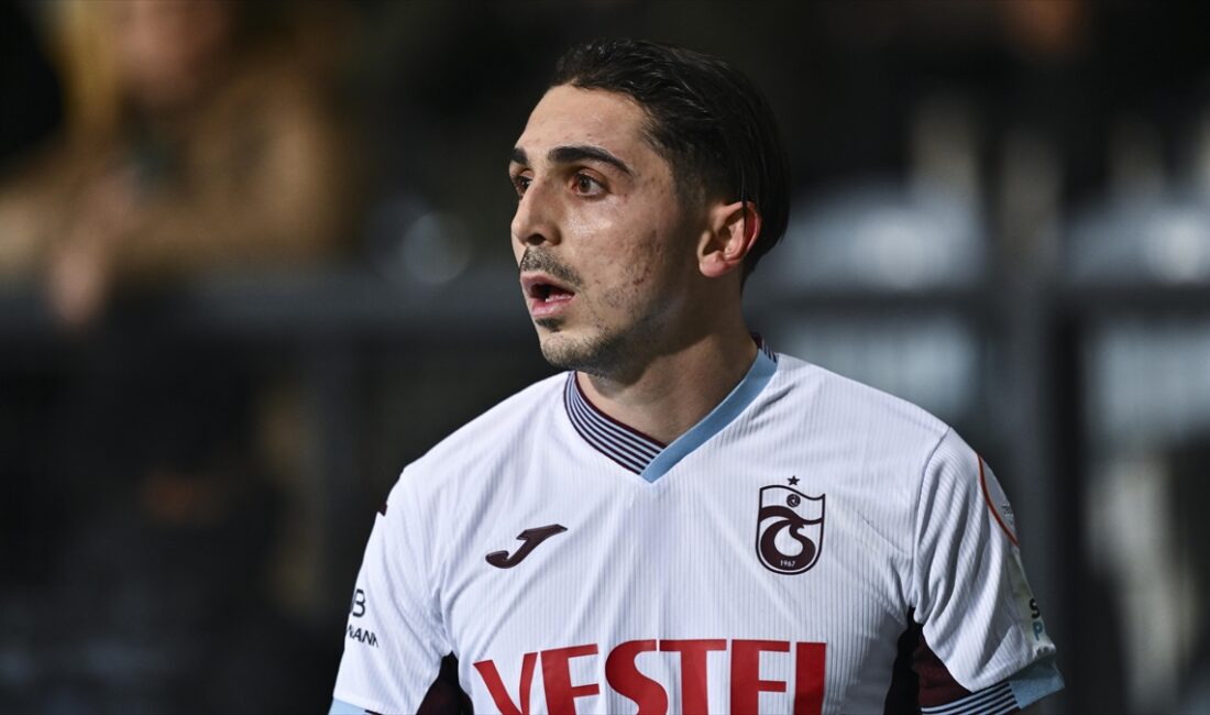 Trabzonsporlu oyuncu Abdülkadir Ömür'ün sol alt adalesinde zorlanmaya bağlı minimal