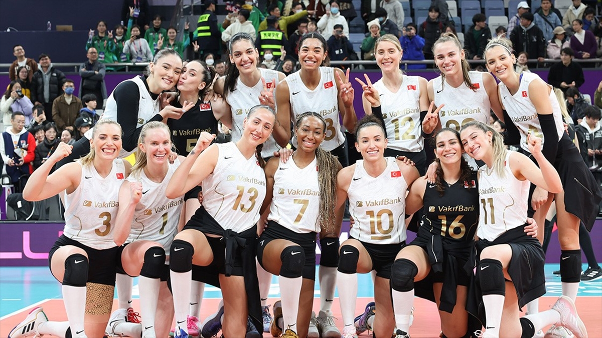 Çin'de düzenlenen FIVB Kadınlar Dünya Kulüpler Şampiyonası'nın finalinde yarın Eczacıbaşı