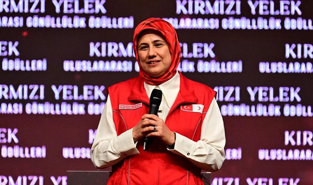 Türk Kızılay Genel Başkanı Fatma Meriç Yılmaz, "Türkiye'den 11 uçak