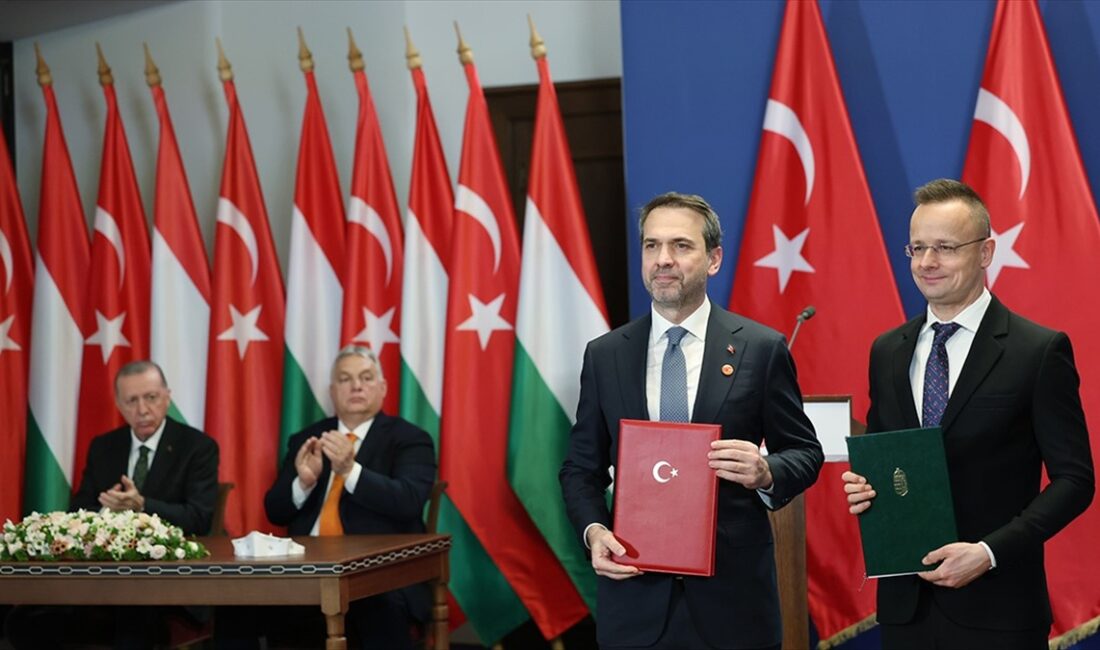 Enerji ve Tabii Kaynaklar Bakanı Alparslan Bayraktar, Türkiye ve Macaristan'ın