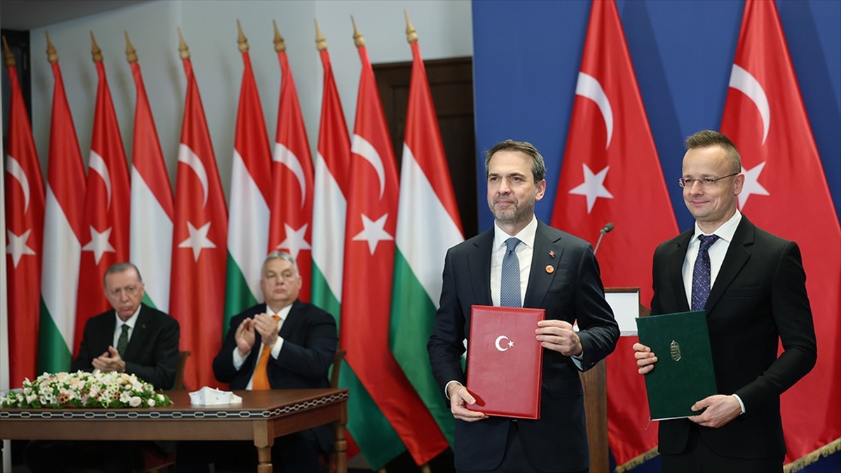 Enerji ve Tabii Kaynaklar Bakanı Alparslan Bayraktar, Türkiye ve Macaristan'ın