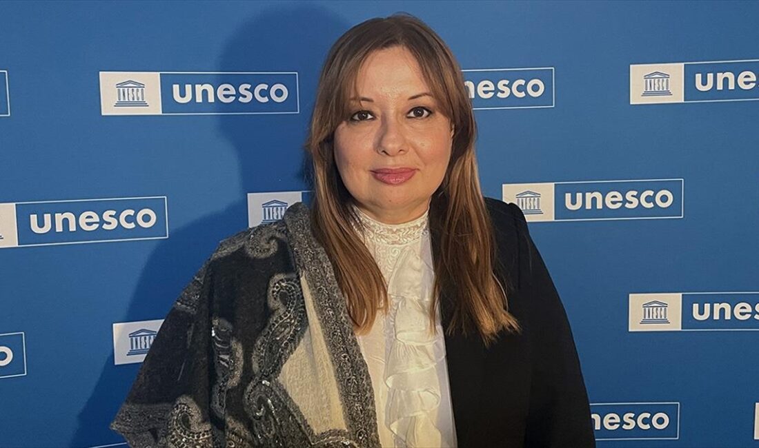 Türkiye'nin UNESCO Daimi Temsilcisi Büyükelçi Gülnur Aybet, yeniden düzenleyerek tenor