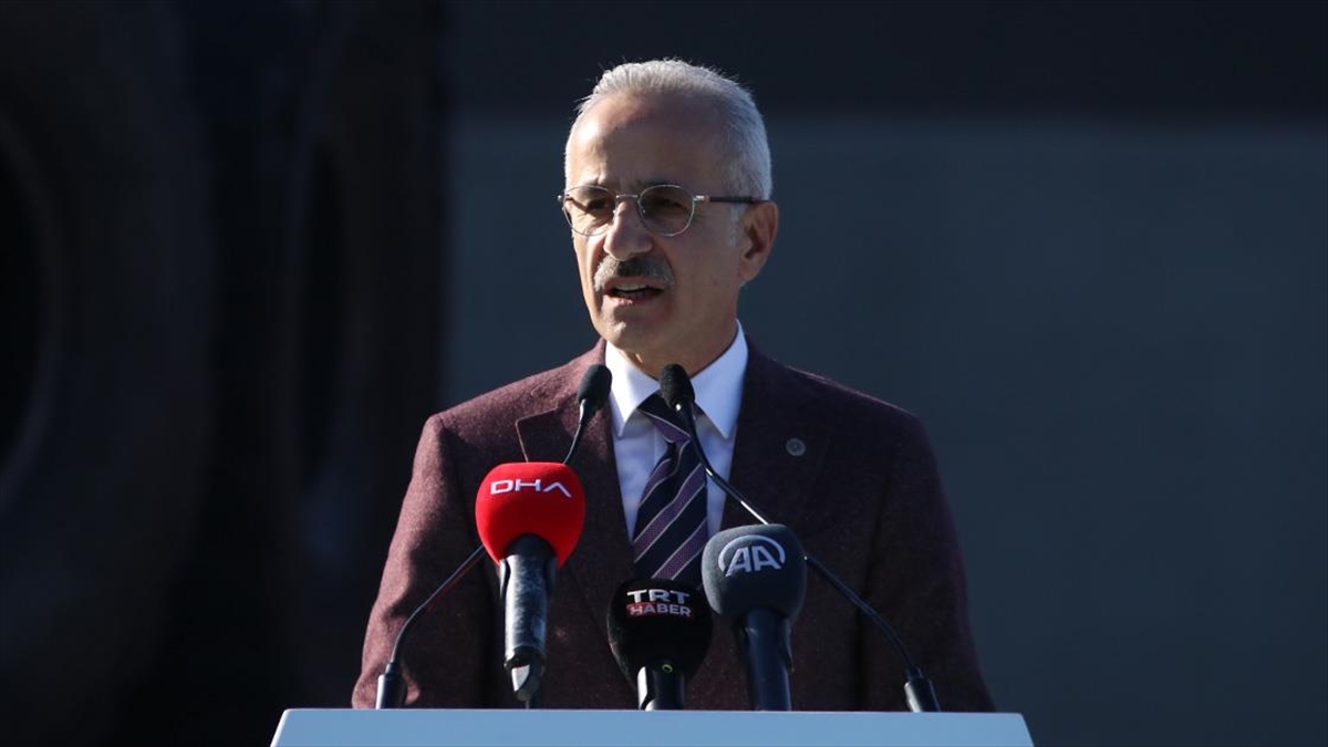 Ulaştırma ve Altyapı Bakanı Abdulkadir Uraloğlu, "Gemi sanayimizin inovatif, çevreci