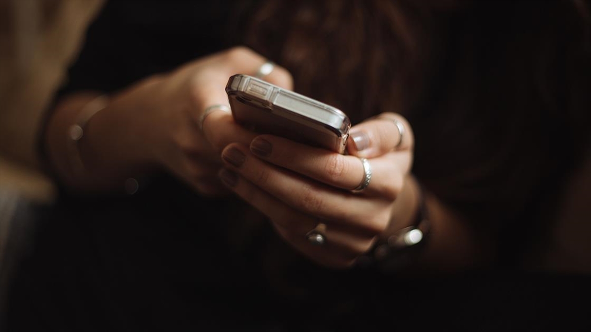 Nöroloji uzmanı Doç. Dr. Muhammed Nur Ögün, "Akıllı telefonların yaygınlaşmasıyla