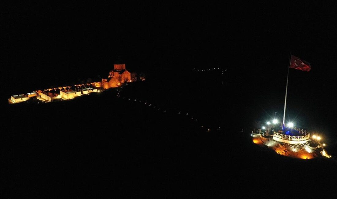 Van Gölü'ndeki Akdamar Adası, Kültür ve Turizm Bakanlığı, Van Valiliği
