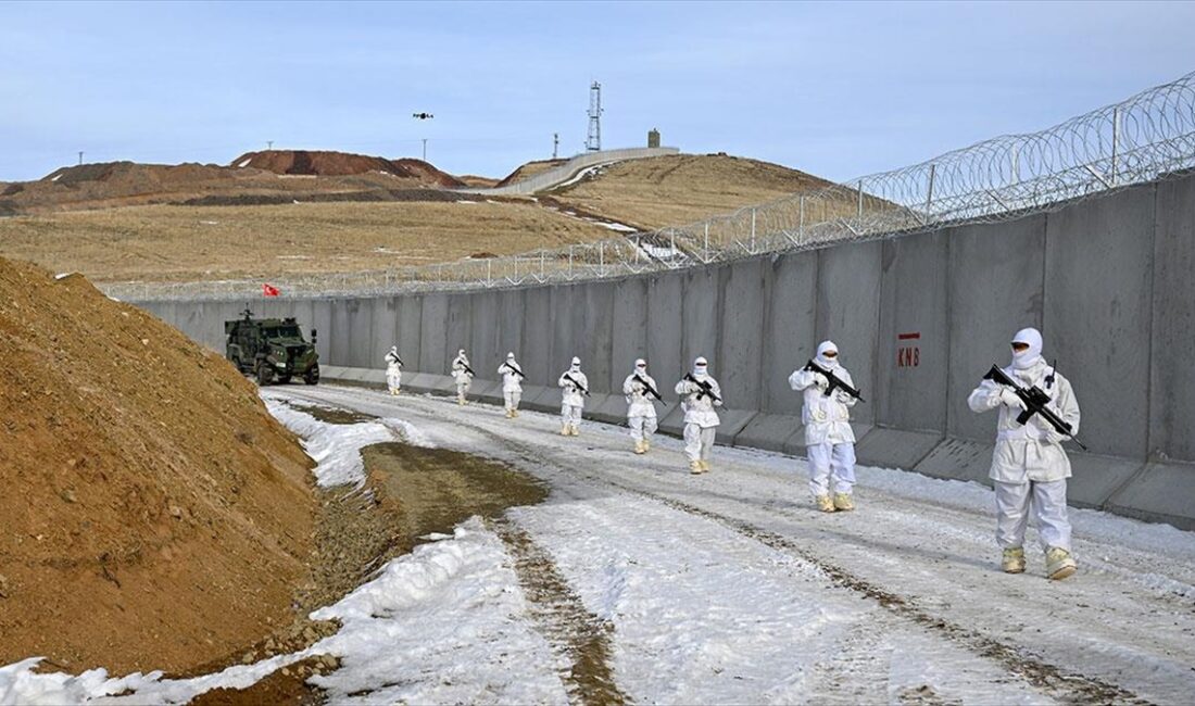 VAN (AA) – Komşu &uuml;lke ile olan 295 kilometrelik sınır