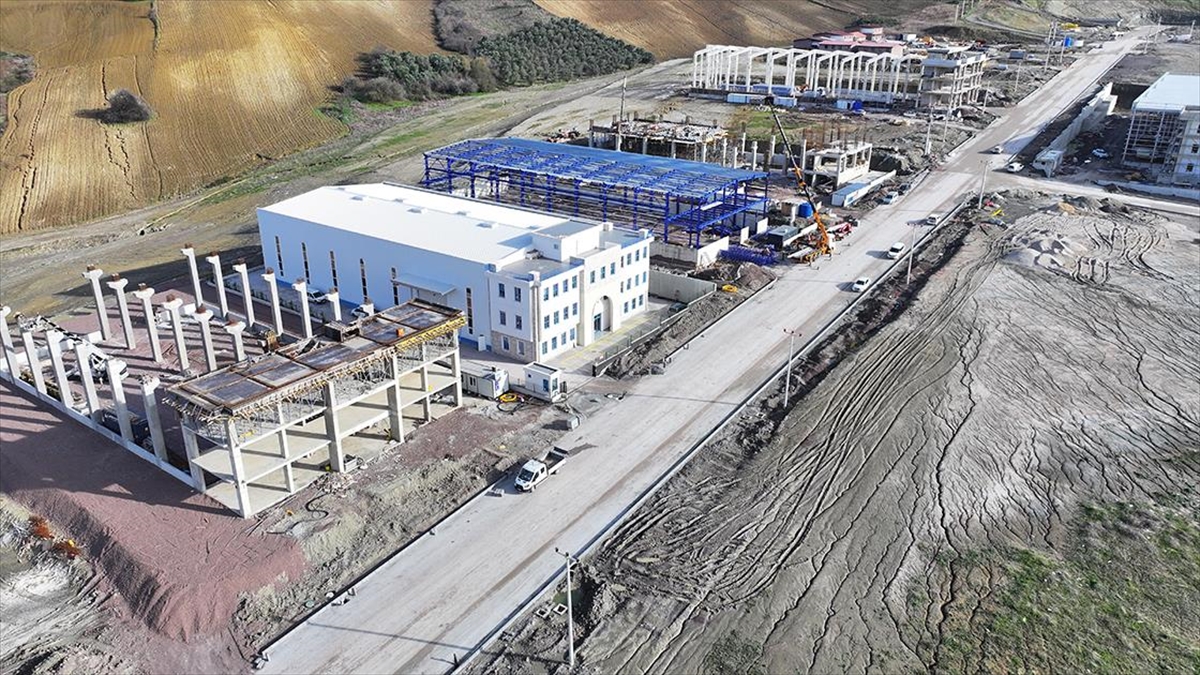 Yalova'nın Çiftlikköy ilçesinde kurulumu devam eden Yalova Makine İhtisas Organize