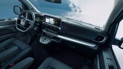 - Opel'in yüksek teknolojiyle donatılmış elektrikli motoruyla güçlendirilen yeni Combo
