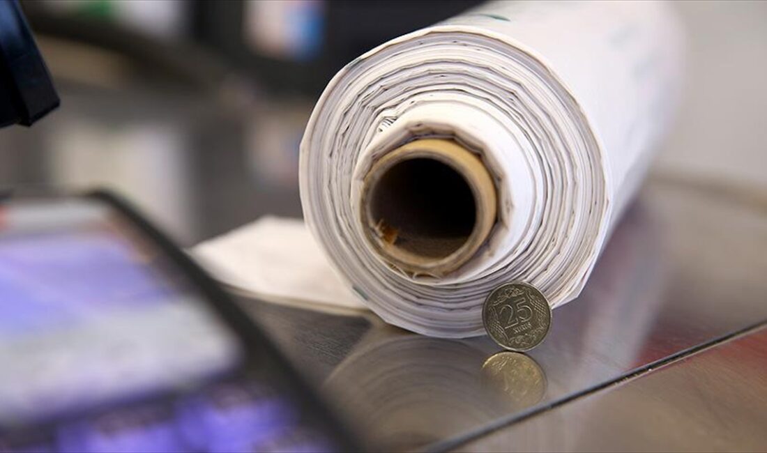 Yeni yılda alışveriş poşeti 25 kuruştan satılmaya devam edecek Çevre, Şehircilik ve İklim Değişikliği Bakanlığınca, 2019'da hayata geçirilen uygulamayla