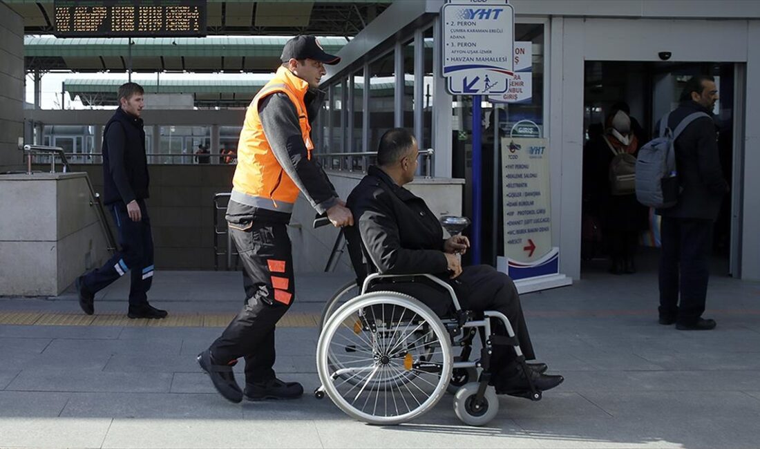 Yılbaşından bugüne kadar 1 milyon 142 bin engelli yolcu trenle seyahat etti Ulaştırma ve Altyapı Bakanlığı, yüksek hızlı tren (YHT) ve ana