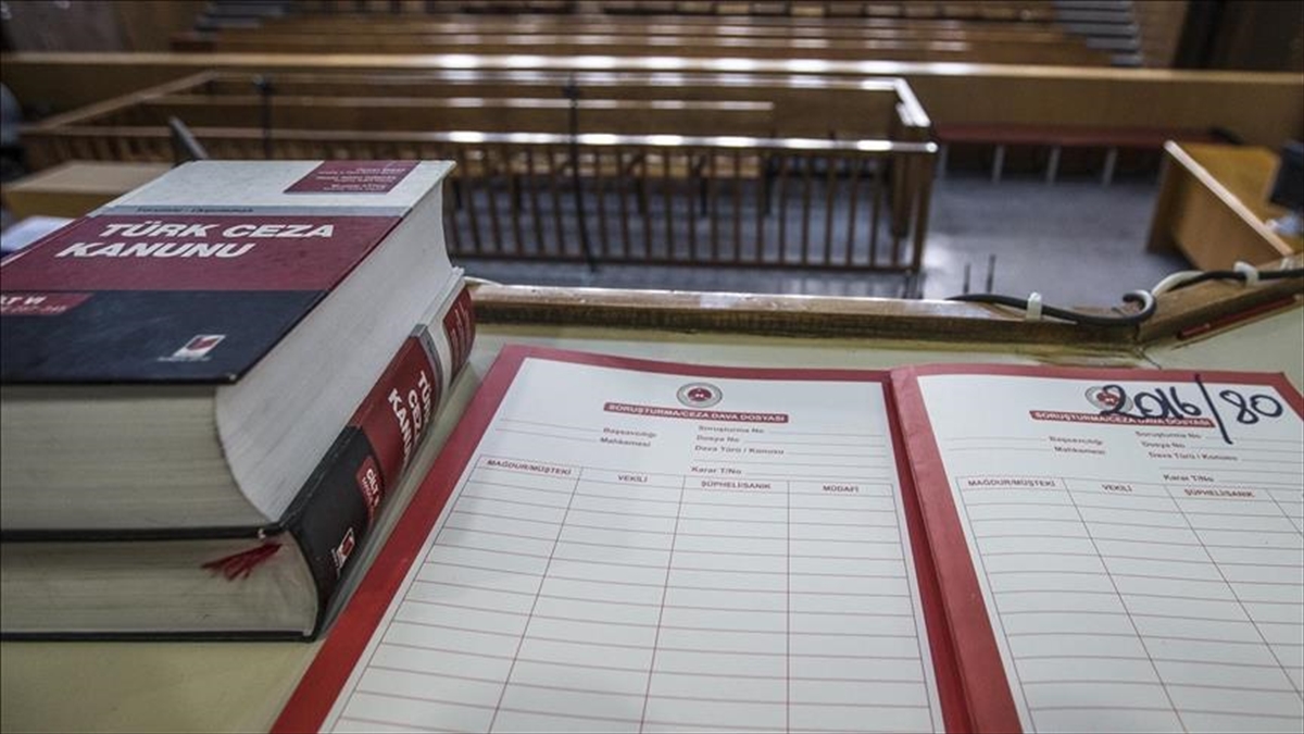 Kamuoyunda "yüksek karlı gizli fon" adıyla bilinen dolandırıcılık davasının 13