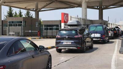 Yurt dışından emekli vatandaşların, geçici olarak Türkiye'ye getirdikleri yabancı plakalı