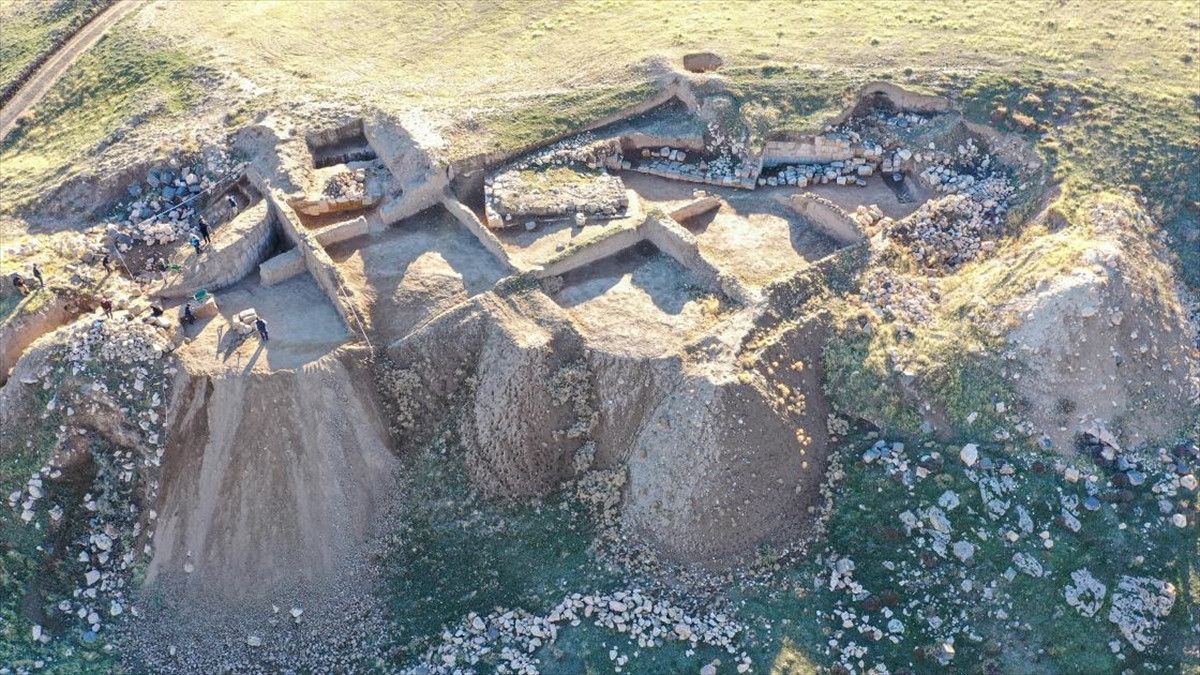 Van'ın Erciş ilçesinde yaklaşık 270 hektar alanı kapsayan ızgara planlı
