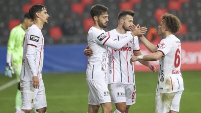 GAZIANTEP (AA) – 48. dakikada ev sahibi &ouml;ne ge&ccedil;ti. Maxim’in