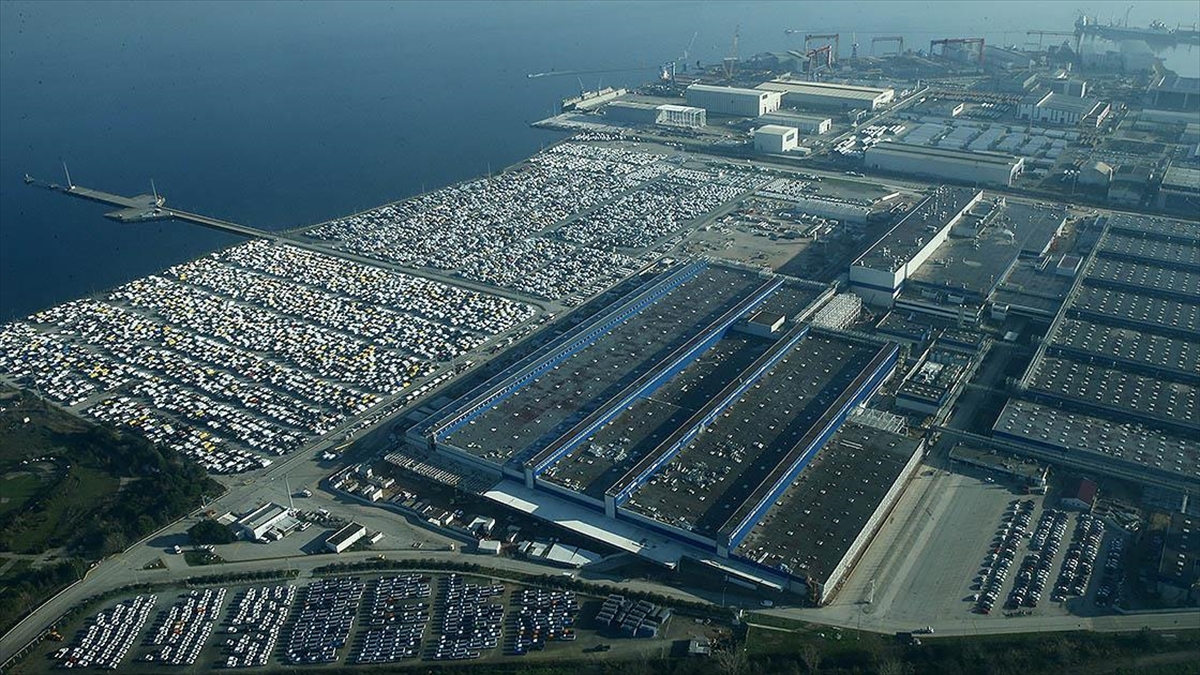 Otomotiv endüstrisi, geçen yıl 35 milyar 4 milyon 230 bin