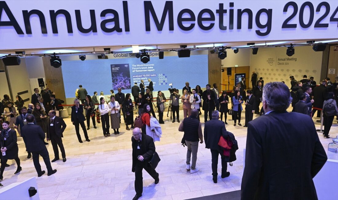İsviçre'nin Davos kasabasında gerçekleştirilen 54. Dünya Ekonomik Forumu, beşinci gün