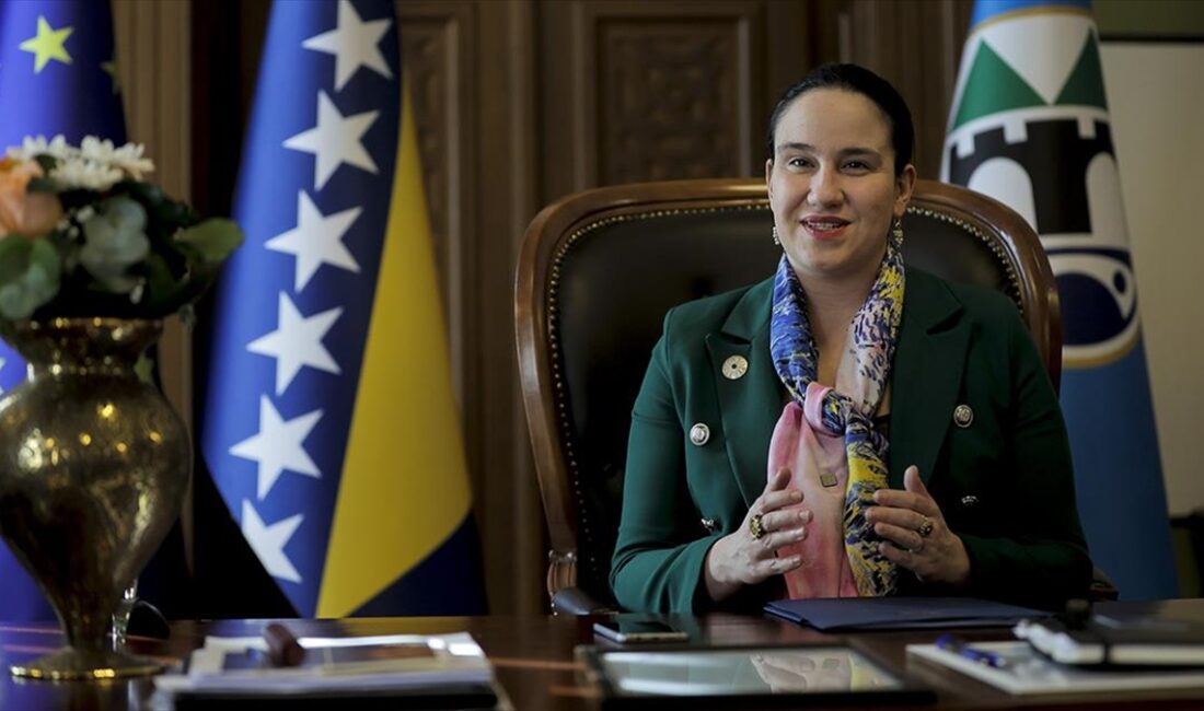 Saraybosna Belediye Başkanı Benjamina Karic, Bosna Hersek'teki savaş zamanında 1425