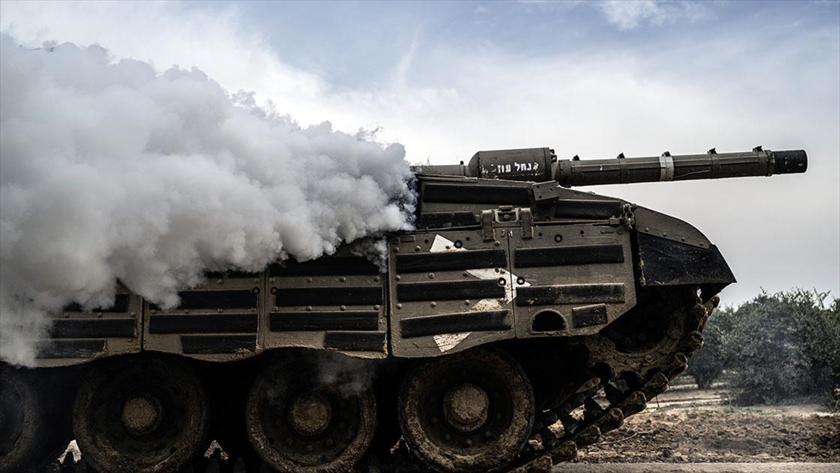 KUDÜS (AA) – Anadolu Ajansı (AA) ekibi sınırdaki tank hareketliliğini