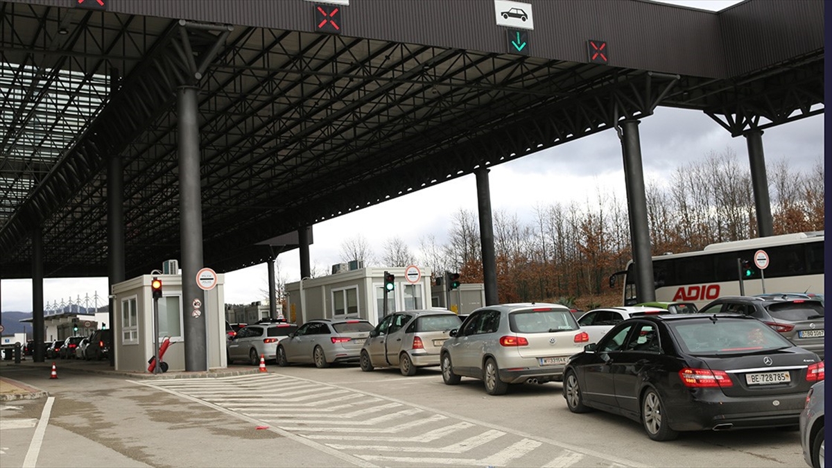 Avrupa Birliği (AB), Kosova ile Sırbistan'ın birbirlerinin araç plakalarını resmen