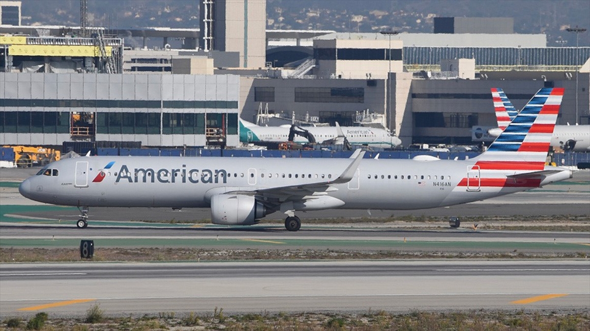 ABD'nin Los Angeles kentinden Hawaii'ye giden yolcu uçağının sert iniş