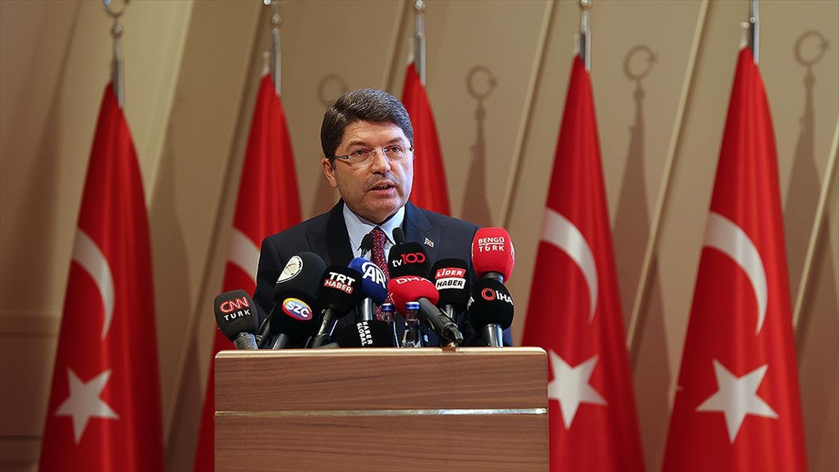 Adalet Bakanı Yılmaz Tunç, "Hakim ve savcı, milletin hizmetinde olduğunu