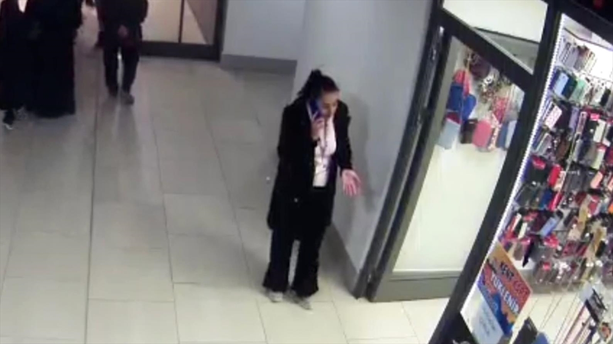 Kadının yakalanması güvenlik kamerasınca kaydedildi.
