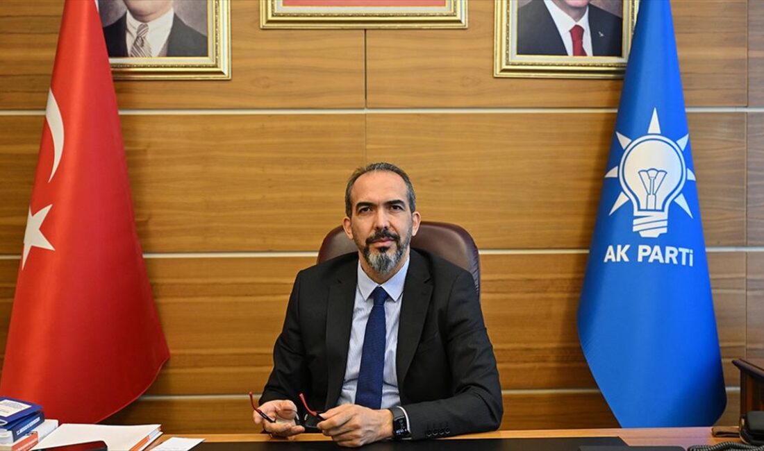 AK Parti Seçim Koordinasyon Merkezi (SKM) Başkanı Ahmet Özdemir, 31
