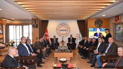 - "Antalya tarihinde bir belediye başkanı adayı seçim çalışmalarını esnaf