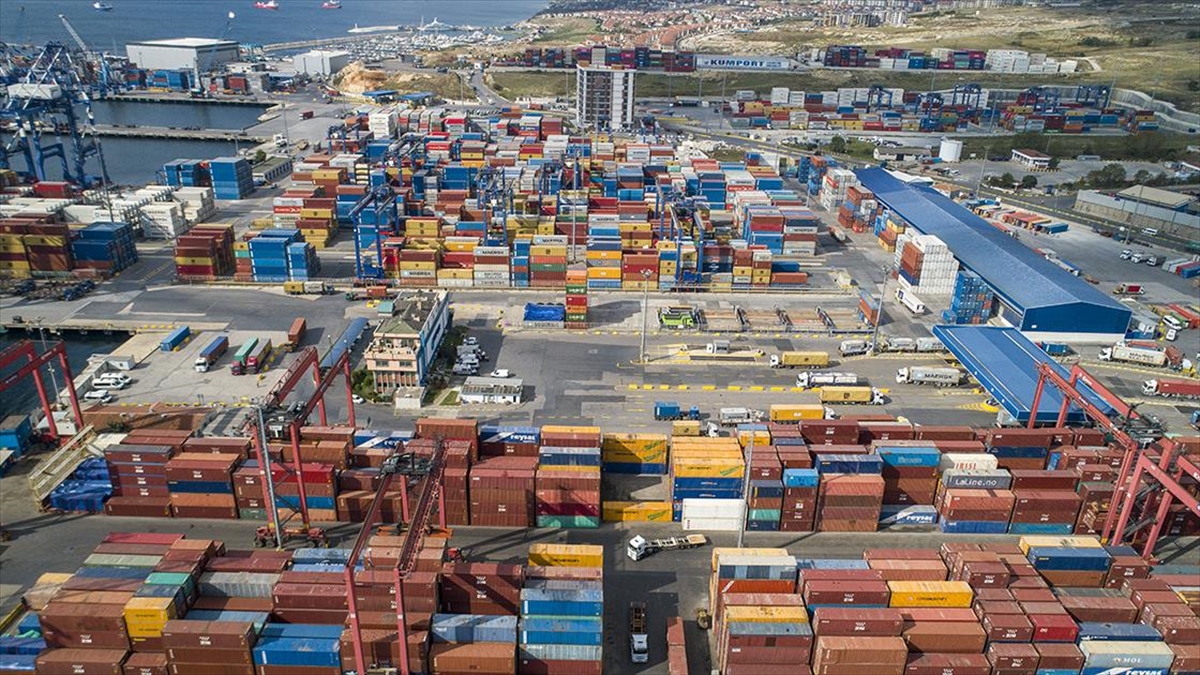 Akdeniz Mobilya, Kağıt ve Orman Ürünleri İhracatçıları Birliği (AKAMİB) bünyesinde