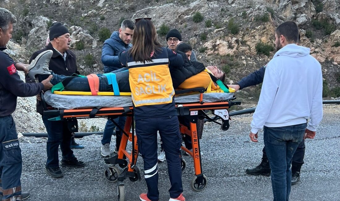 ANTALYA (AA) – Antalya'nın Alanya ilçesinde şarampole devrilen otomobilin sürücüsü