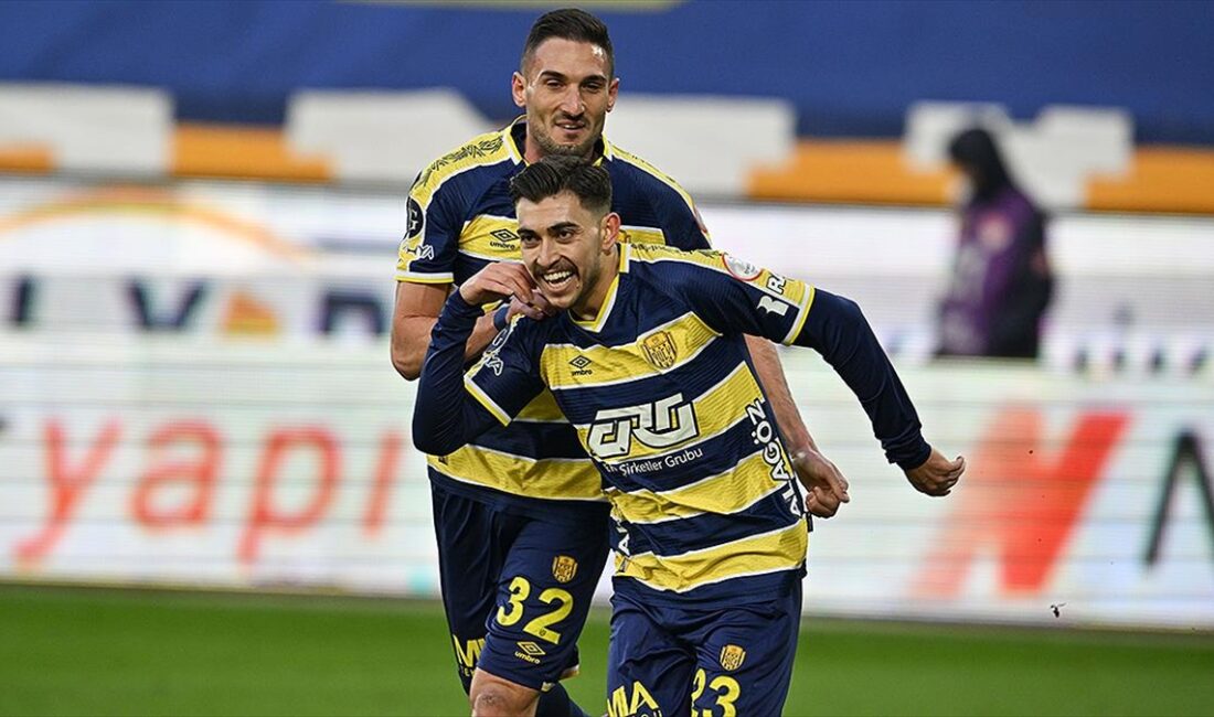 Trendyol Süper Lig'in 22. haftasında MKE Ankaragücü, VavaCars Fatih Karagümrük'ü