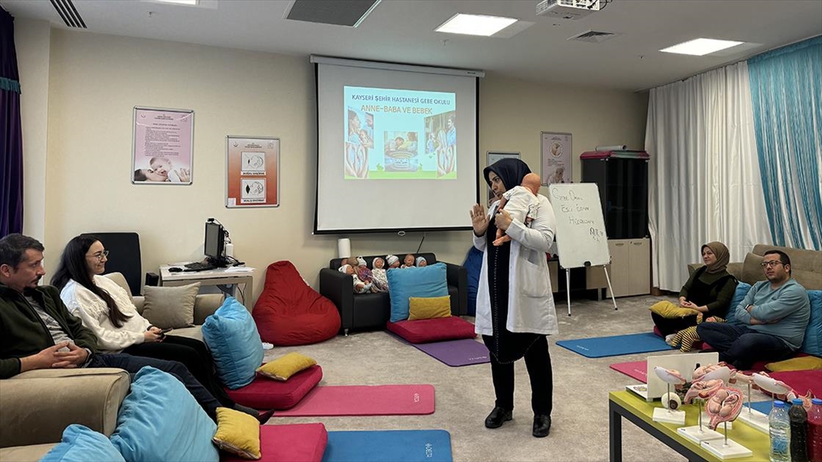 Kayseri Şehir Hastanesi Kadın Hastalıkları ve Doğum Kliniğine bağlı gebe