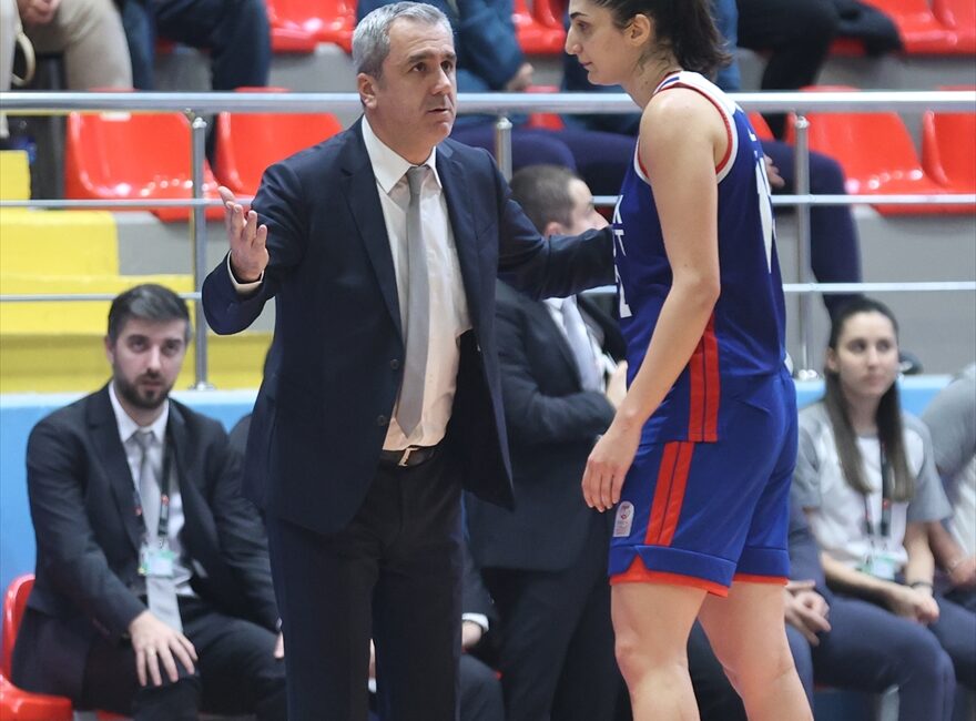 - Antalya Büyükşehir Belediyespor Toroslar Basketbol: 82 - Emlak Konut: