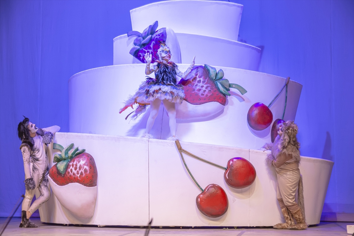 Antalya Devlet Opera ve Balesi “Şekeronya” oyununu sahneleyecek