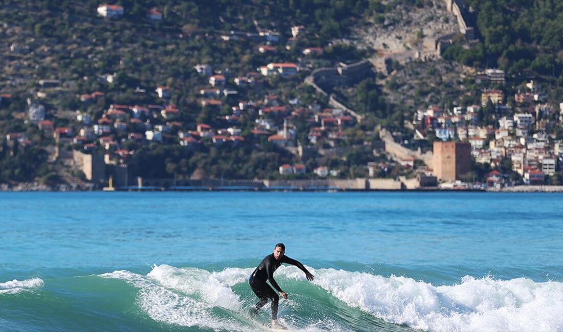 Geçen yıl turist sayısı rekoru kıran Antalya, kış sezonunda yarıyıl