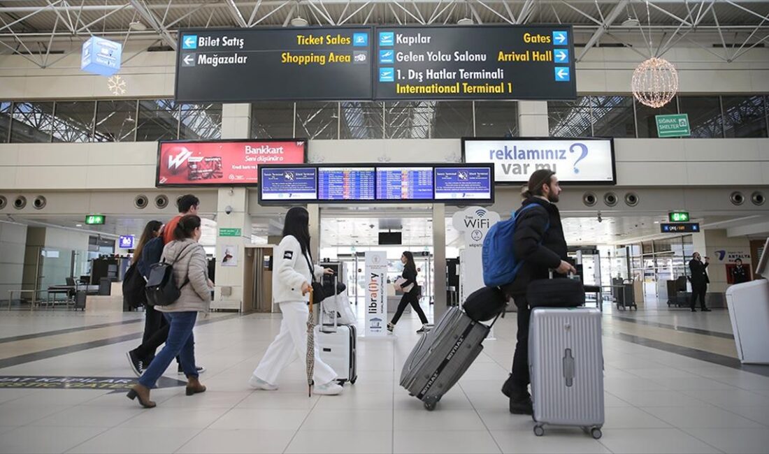 Antalya'dan 204 ülkeye ve 211 noktaya uçuşun gerçekleştiği uluslararası havalimanında,