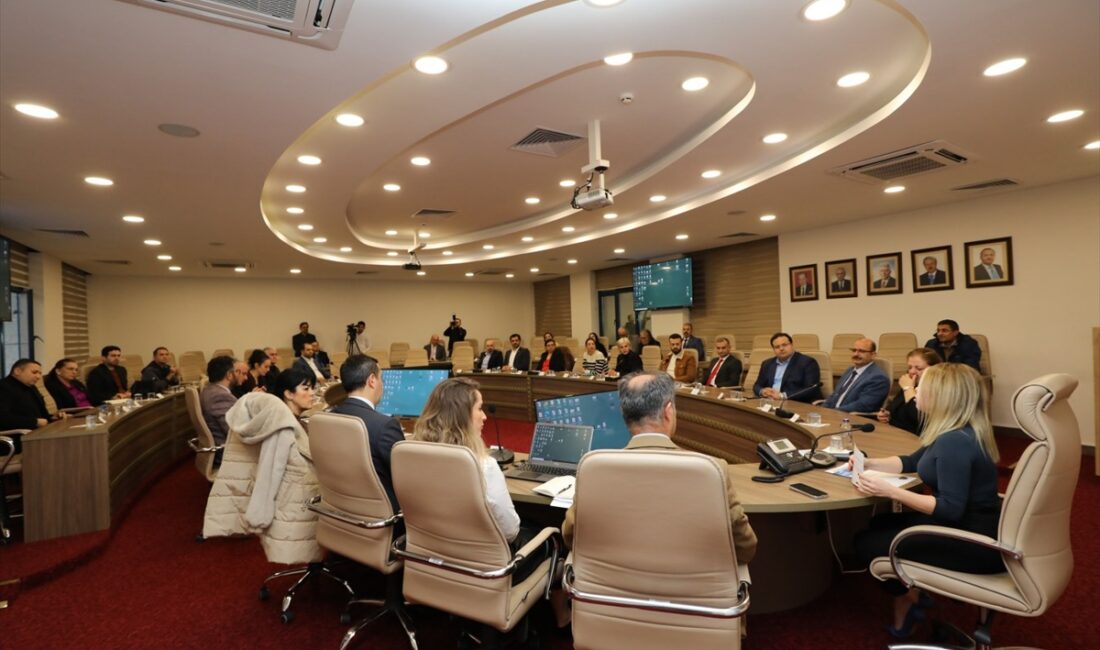 ANTALYA (AA) – Akdeniz Üniversitesi ev sahipliğinde, 12 üniversitenin paydaşlığında
