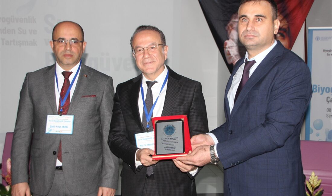 ANTALYA (AA) – Antalya'nın Serik ilçesinde uzmanlar, "Su ve Biyogüvenlik