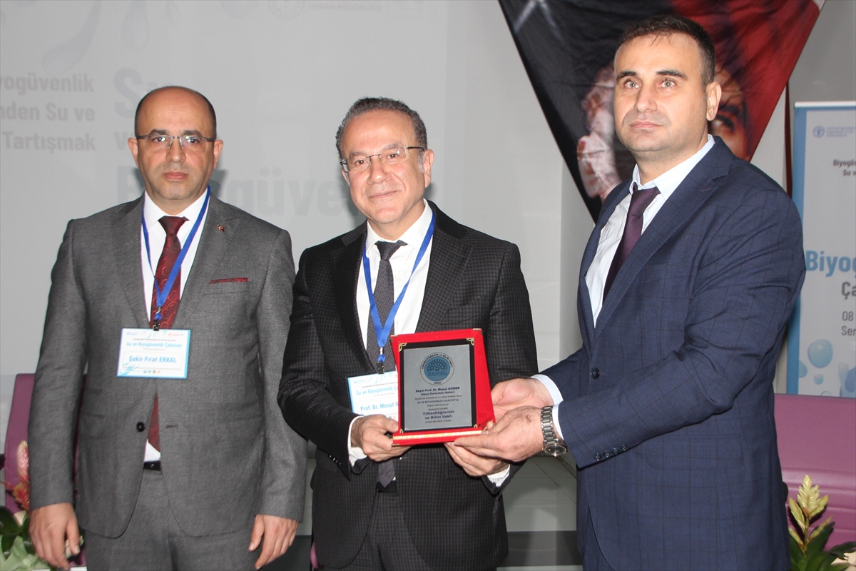ANTALYA (AA) – Antalya'nın Serik ilçesinde uzmanlar, "Su ve Biyogüvenlik