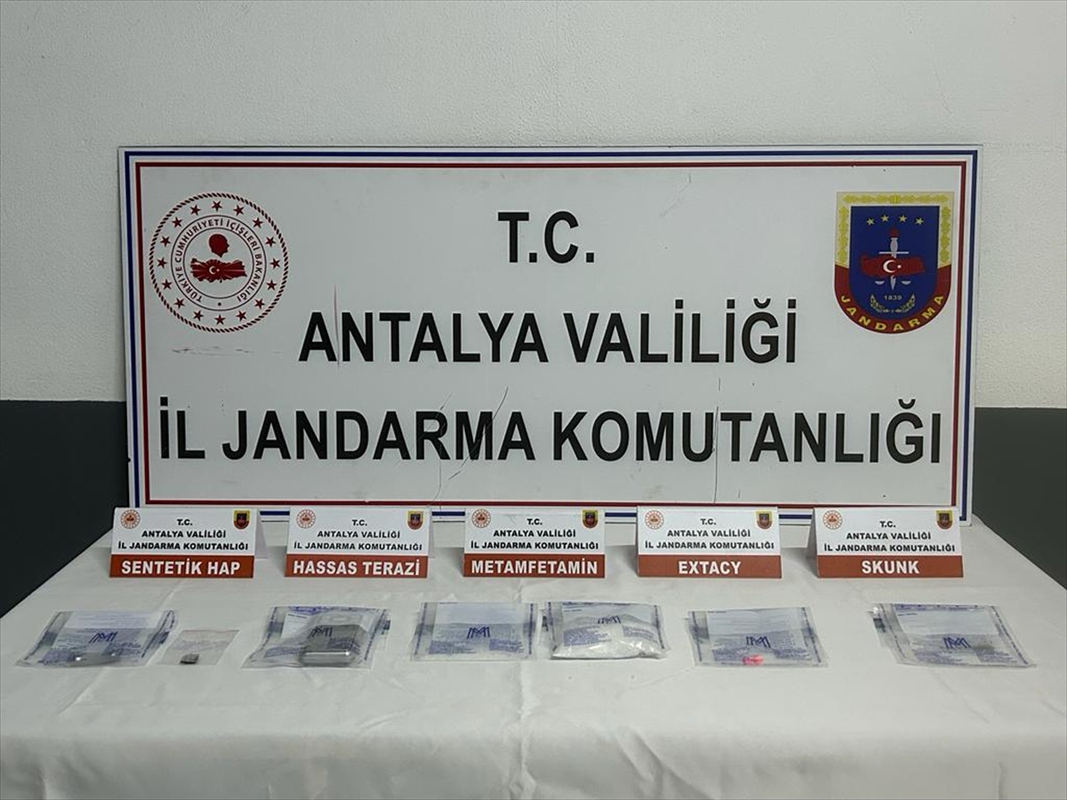 Antalya'da uyuşturucu operasyonunda yakalanan zanlı tutuklandı