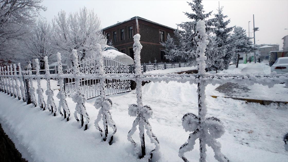 ERZURUM (AA) – Gece en düşük hava sıcaklığı sıfırın altında