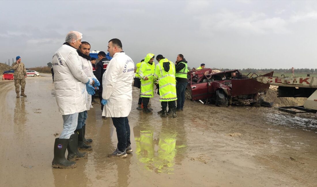 Aydın'ın Yenipazar ilçesinde, viyadük ayakları için açılan temel çukuruna düşen
