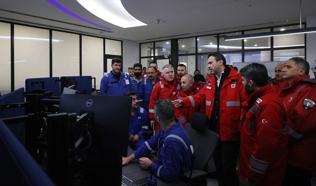 Enerji ve Tabii Kaynaklar Bakanı Alparslan Bayraktar, Sakarya Gaz Sahası'nda