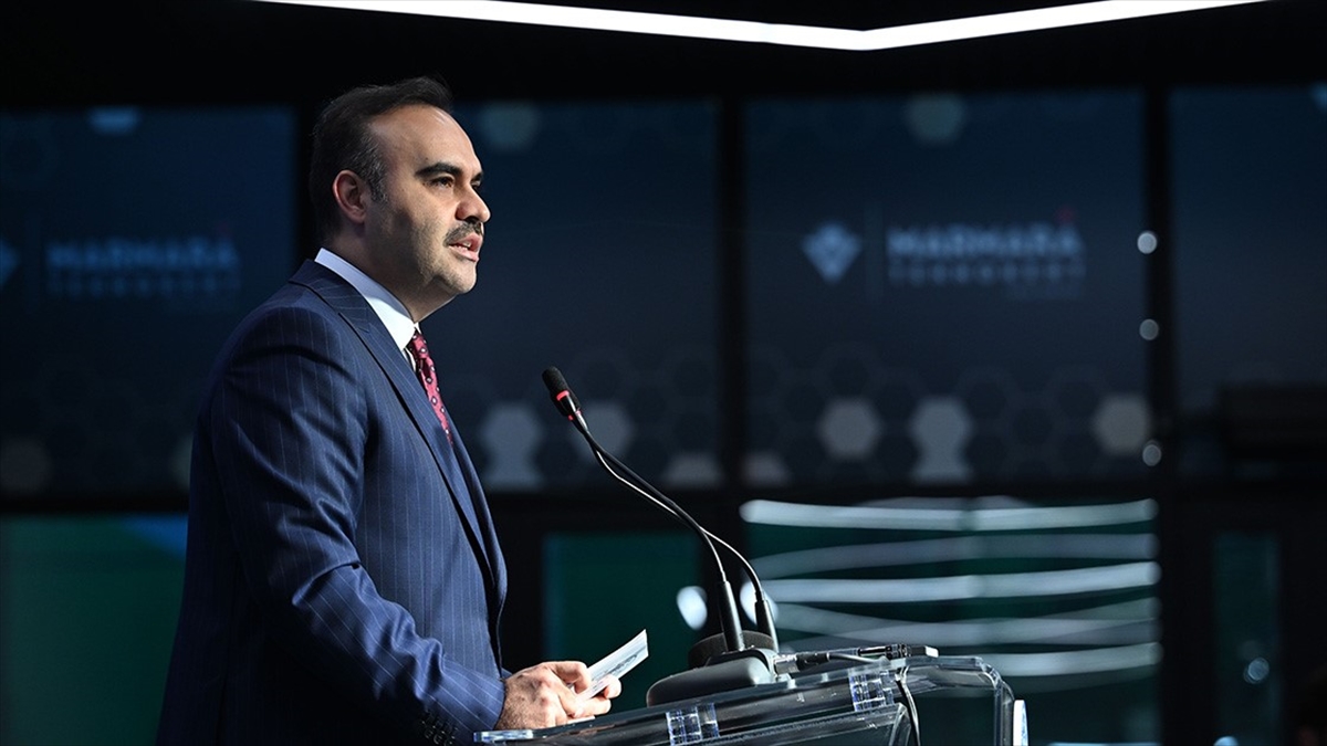 Sanayi ve Teknoloji Bakanı Mehmet Fatih Kacır, ilk Türk astronot
