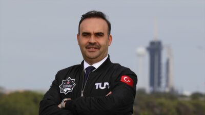 Sanayi ve Teknoloji Bakanı Kacır, ilk Türk astronot Alper Gezeravcı'nın