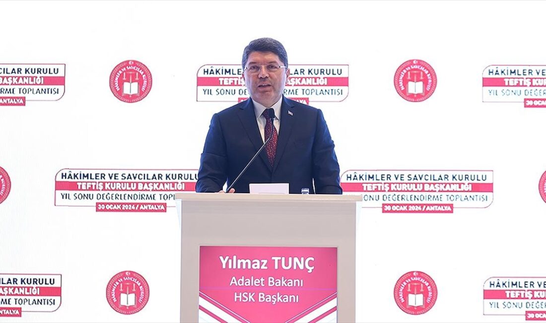 Adalet Bakanı Yılmaz Tunç, "Türk yargısını, siyasi yahut başka bir