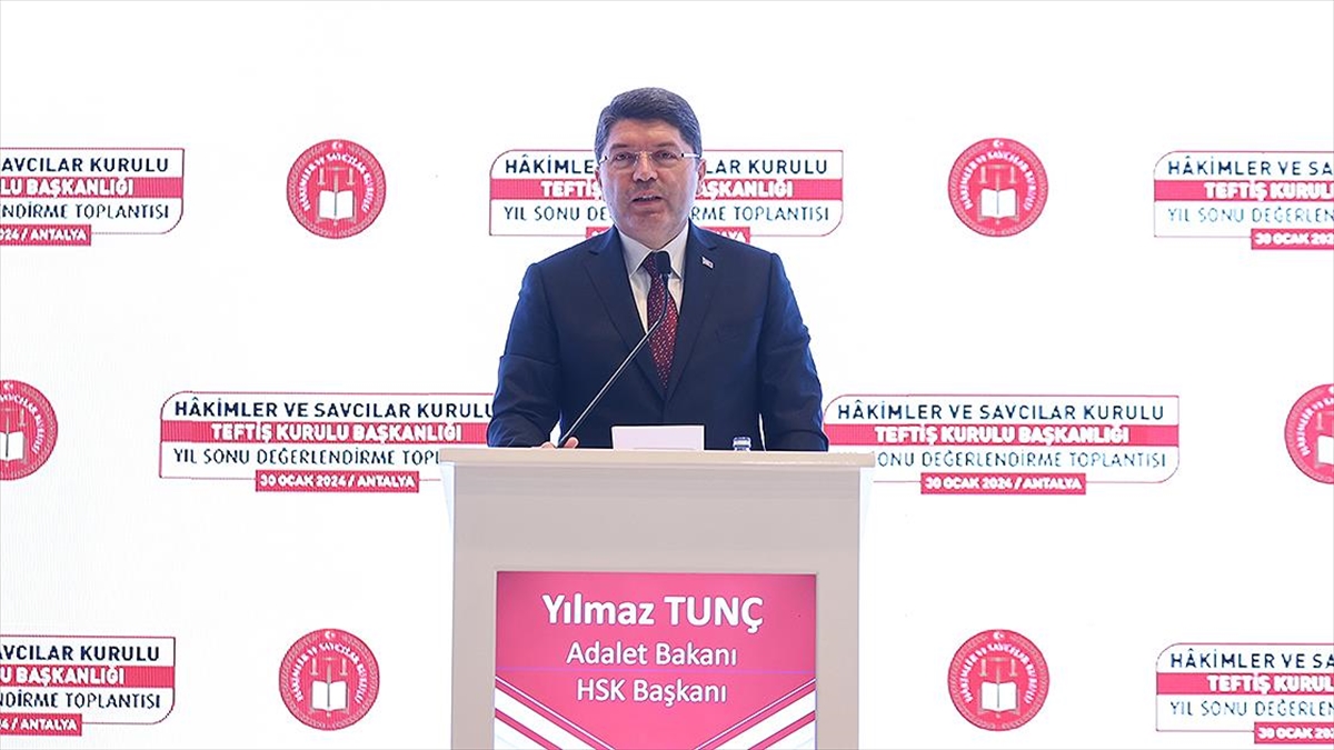 Adalet Bakanı Yılmaz Tunç, "Türk yargısını, siyasi yahut başka bir
