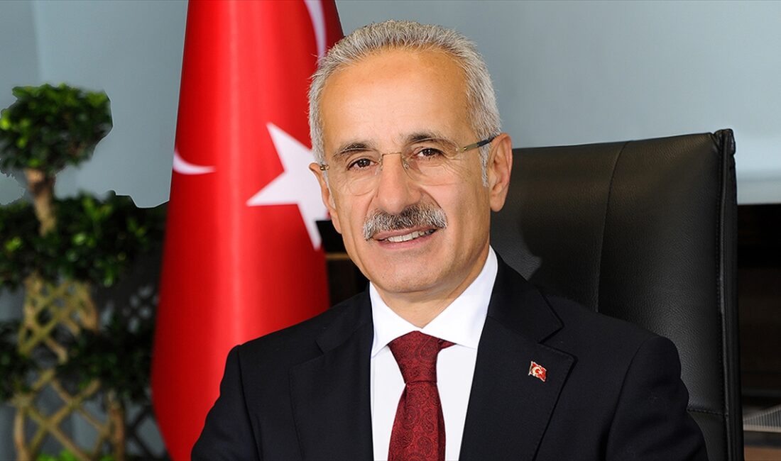 Ulaştırma ve Altyapı Bakanı Uraloğlu, Dörtyol-Hassa Otoyol ve Demir Yolu
