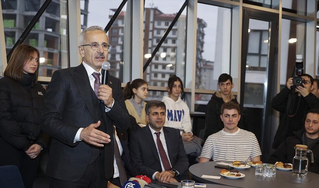 Ulaştırma ve Altyapı Bakanı Abdulkadir Uraloğlu, "Haziran ayında Space X’in