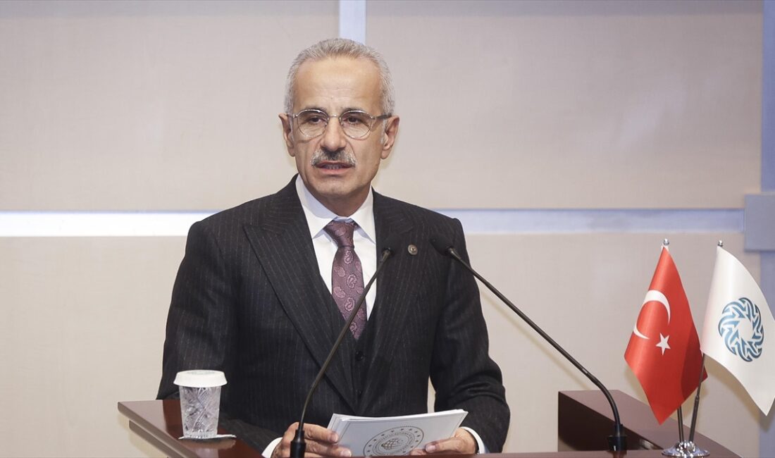 Ulaştırma ve Altyapı Bakanı Abdulkadir Uraloğlu, Yavuz Sultan Selim Köprüsü'ndeki